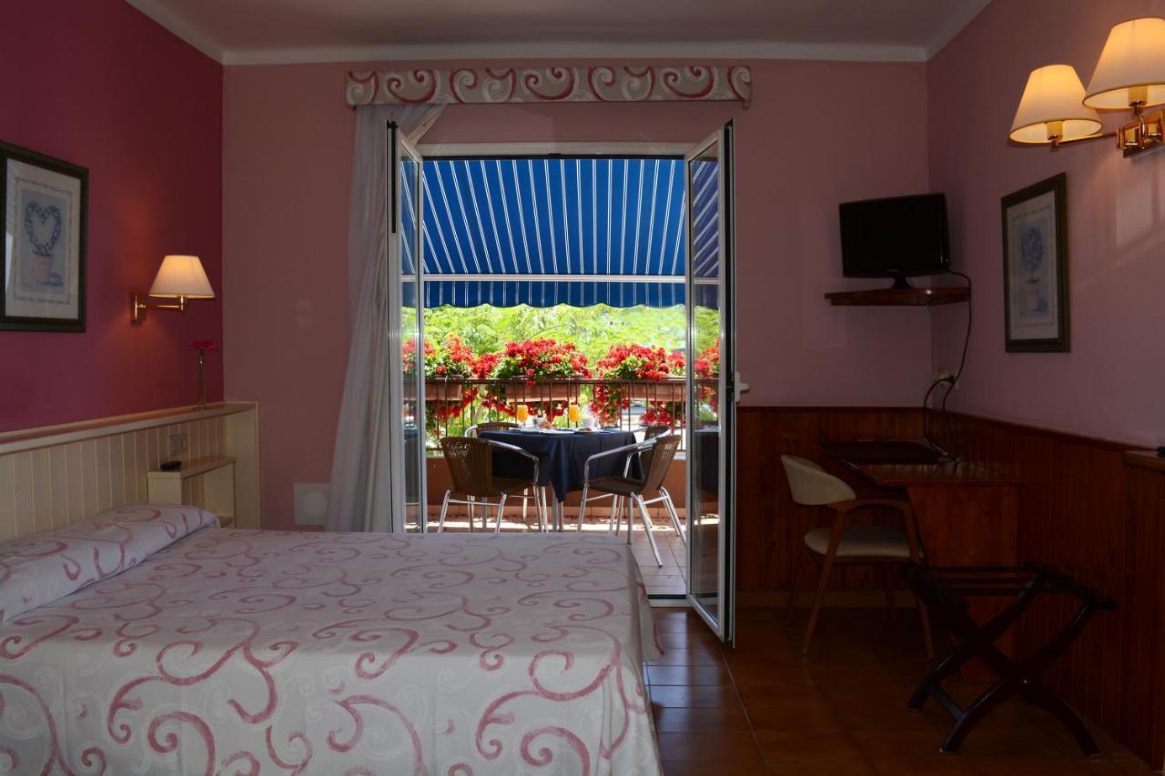 Casa Feliu Hotel Santa Susanna Exterior photo